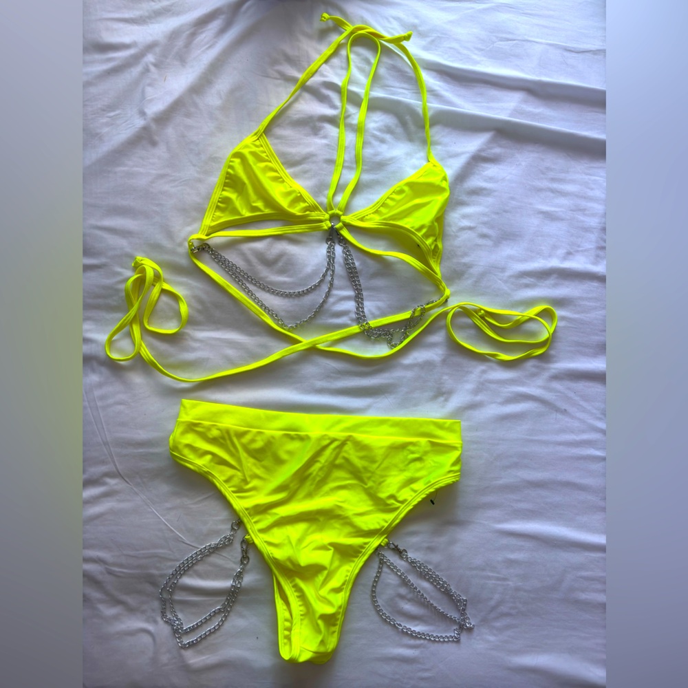 NEW Rolita Couture Rave Strappy Chain Top with Matching Chain Short Neon Yellow